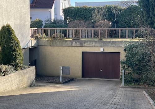 Tiefgaragenzufahrt