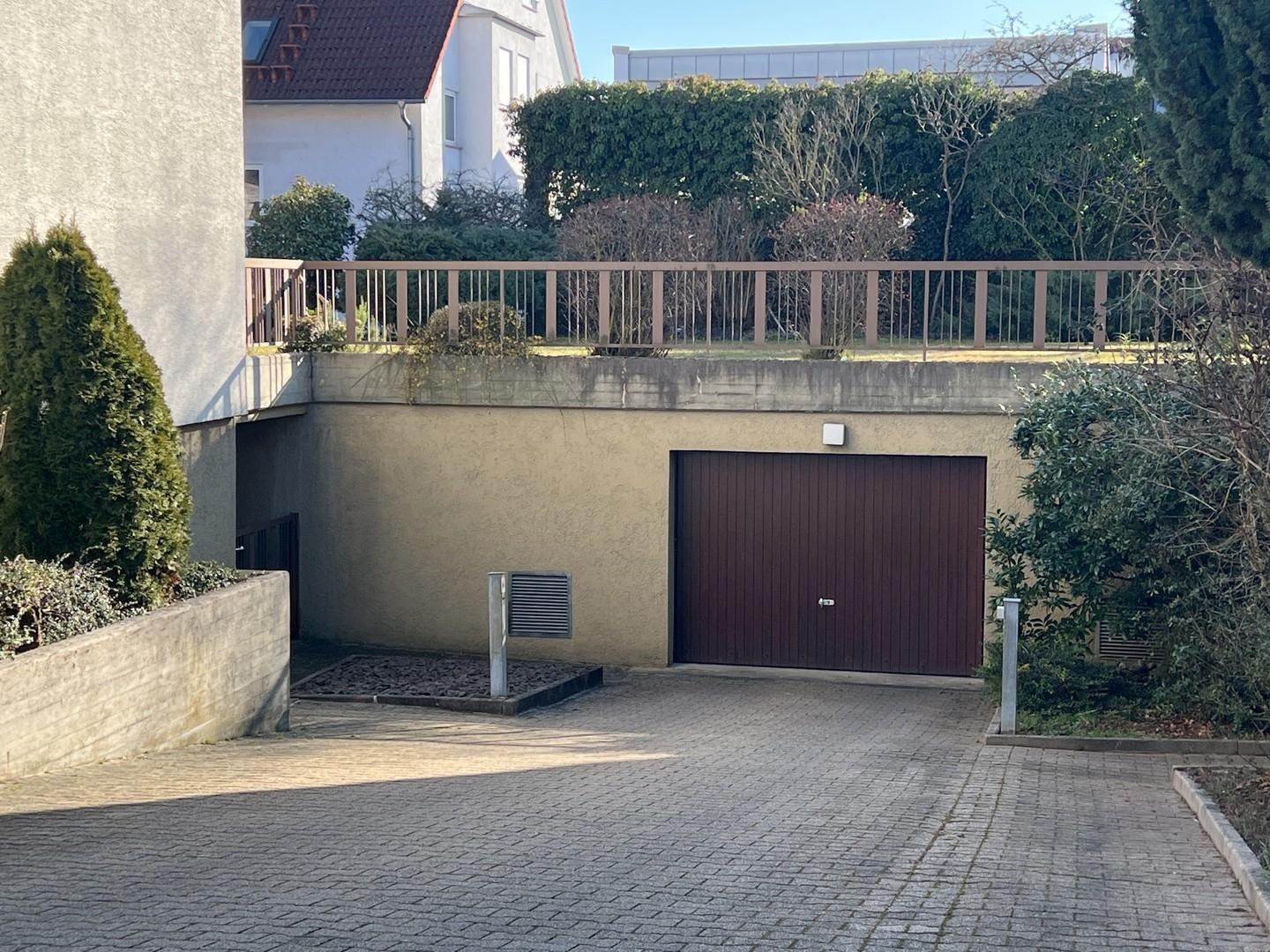 Tiefgaragenzufahrt