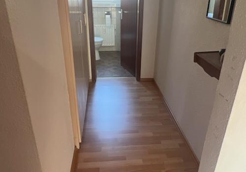 Flur zum  WC,  Einbauschränke