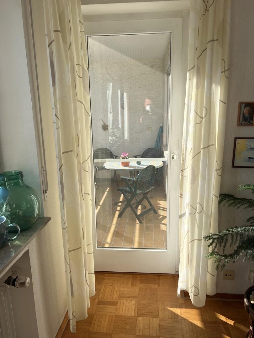 Wohnzimmer, Zug. Balkon Süd