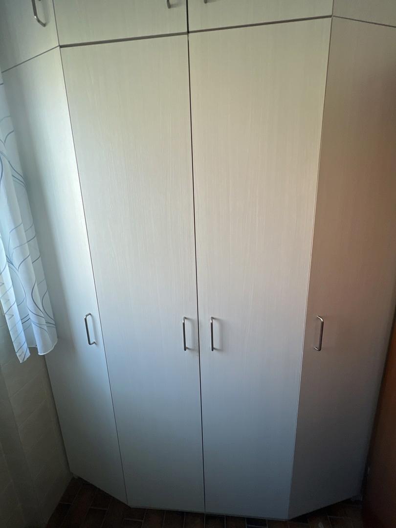 WC mit Einbauschrank