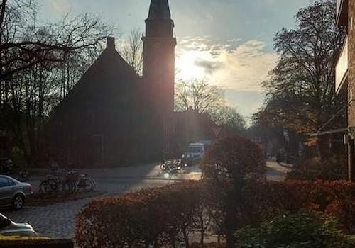 16-kirche vom hauseingang