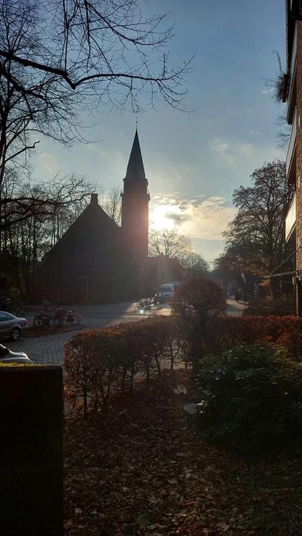 16-kirche vom hauseingang