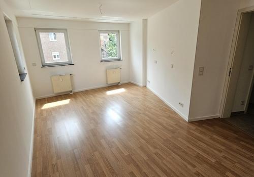 großes helles Schlafzimmer