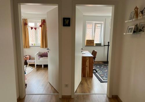 Flur mit Blick in Zimmer 