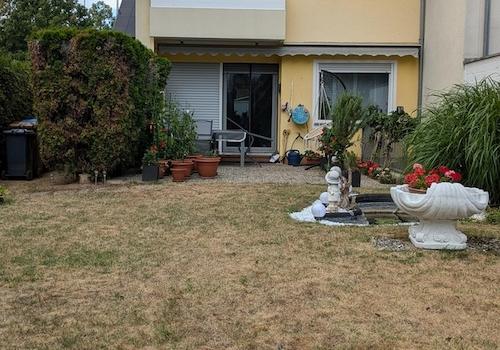 Ansicht hinten mit Garten