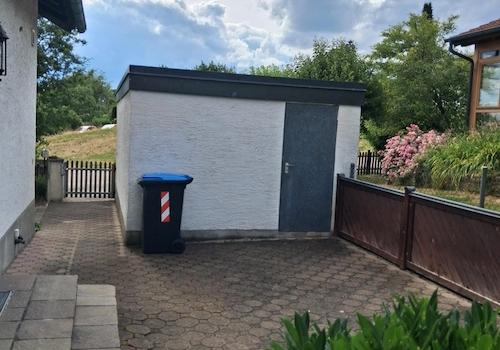 Garagenrückseite