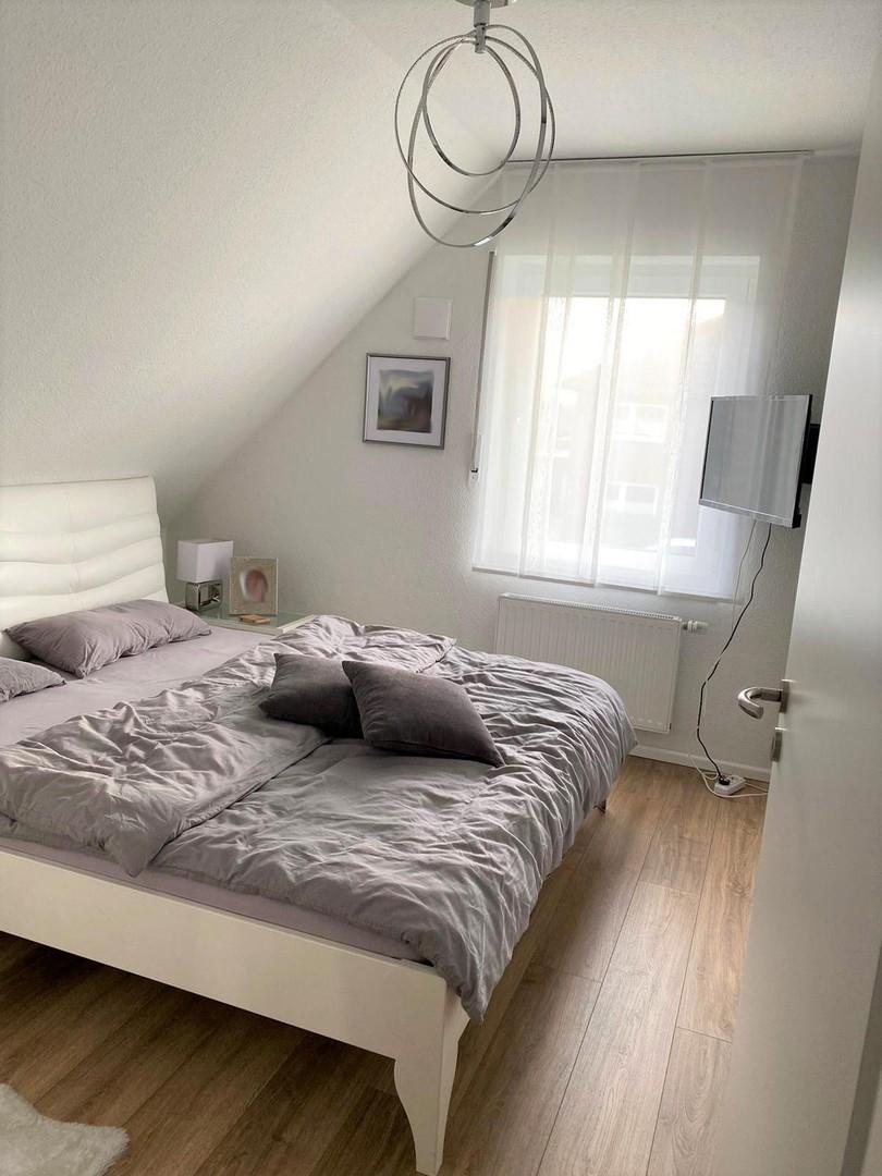 Schlafzimmer 1