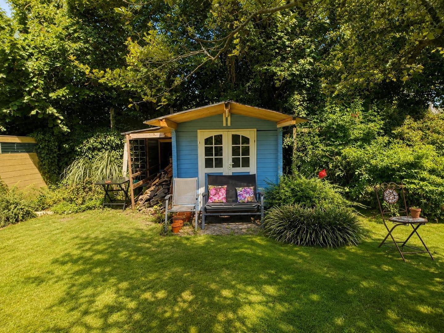 Garten mit Gartenhaus