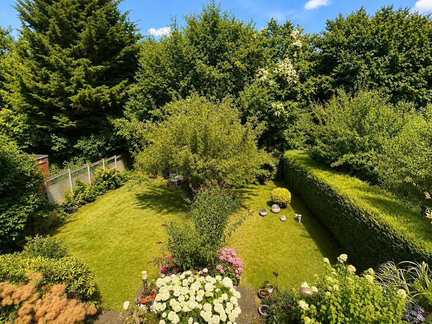 Gartenansicht Austrittsbalkon