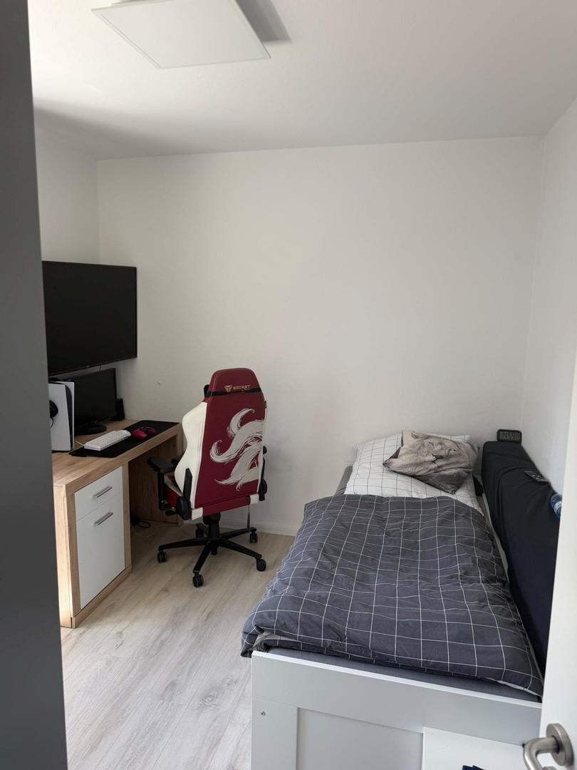 Kinderzimmer - Richtung Bett
