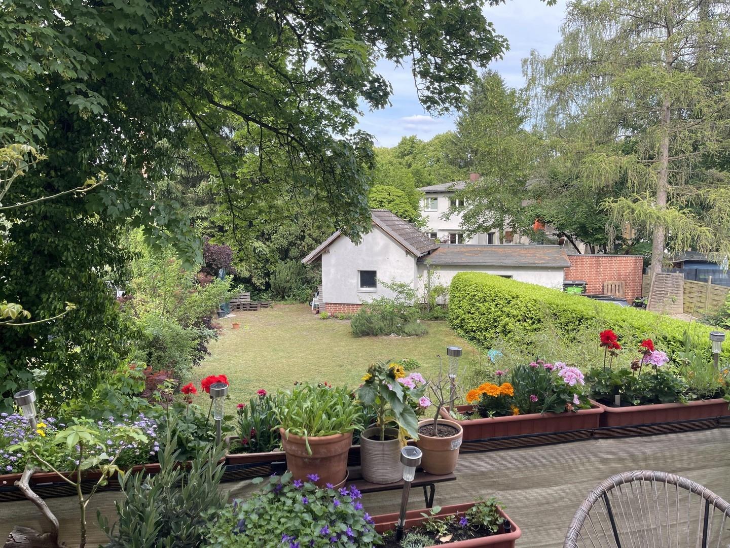Gartenansicht von der Terrasse