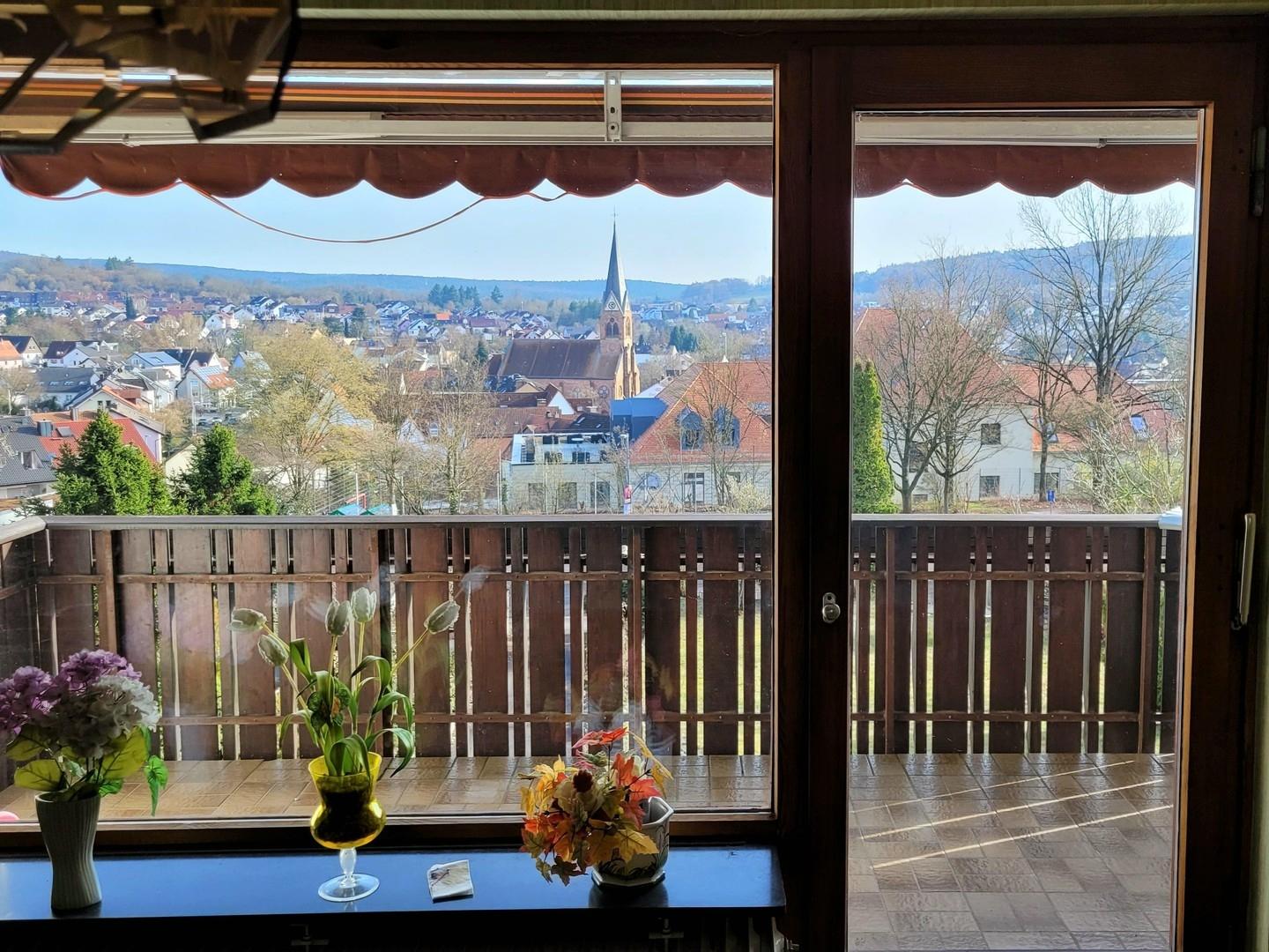 Südbalkon mit Ausblick OG