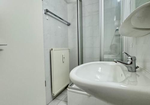 Gästebad mit Dusche