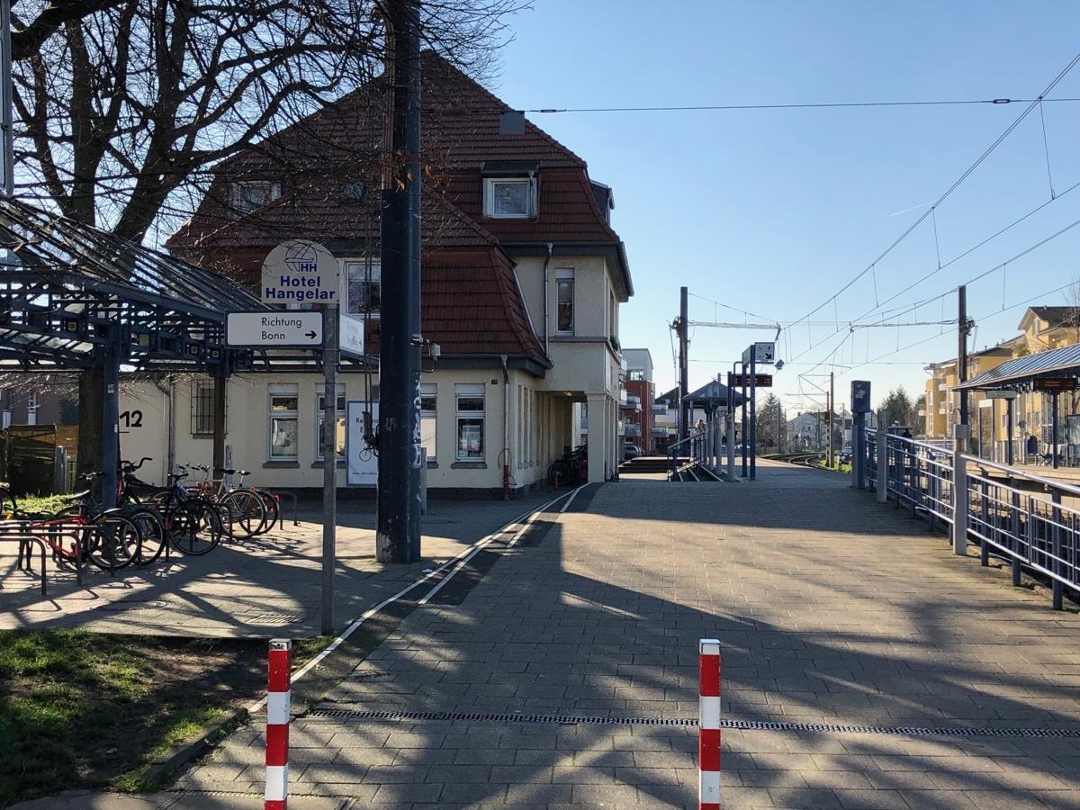 Bahnhaltestelle