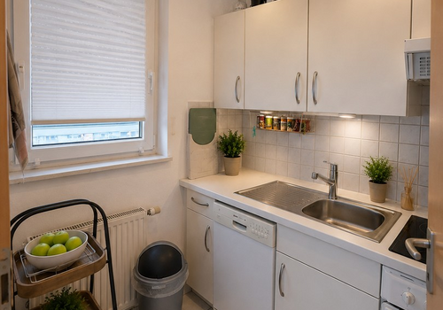 Separate Küche mit Fenster