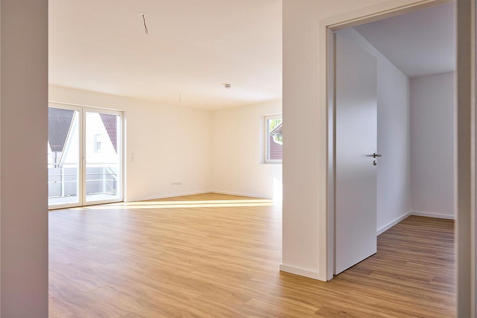 Blick in die Wohnküche + Balko