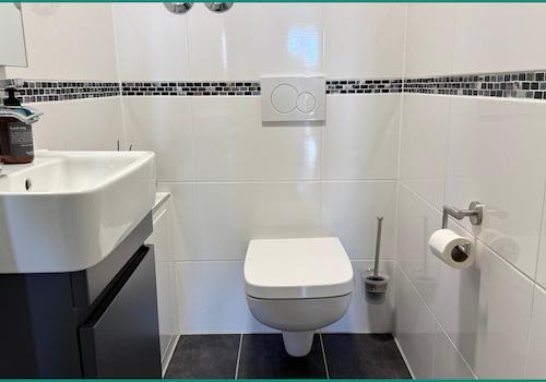 Auch das Gäste-WC kann sich sehen lassen