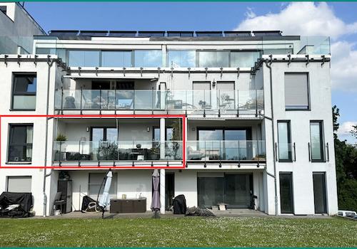Ansicht der Gebäuderückseite mit Balkone und Terrassen