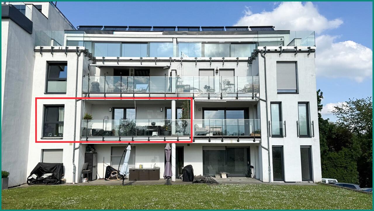Ansicht der Gebäuderückseite mit Balkone und Terrassen