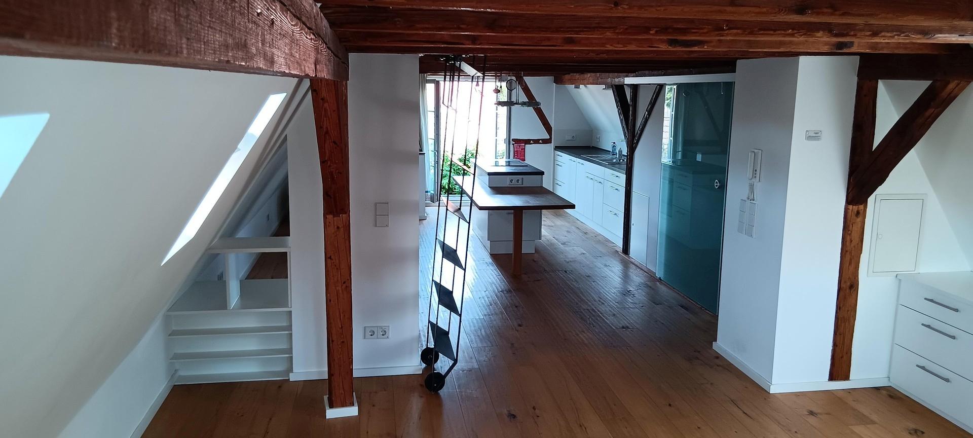 Wohnzimmer Blick Küche/EZ