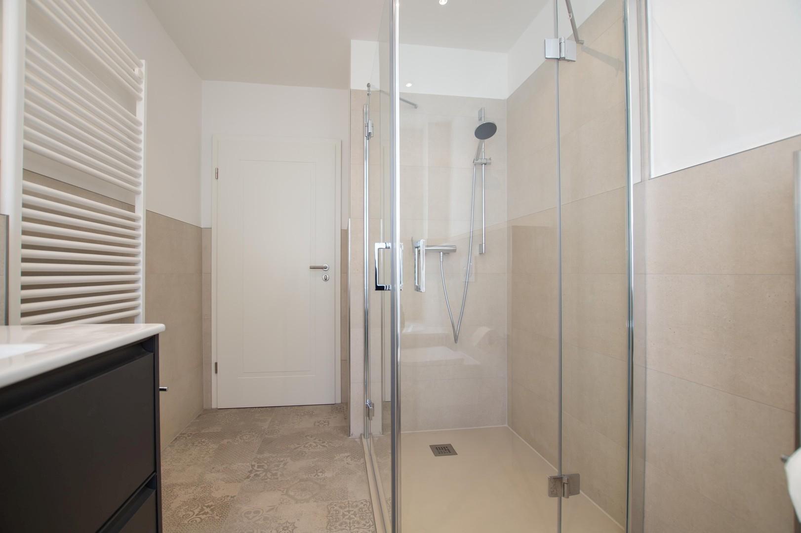 Badezimmer EG