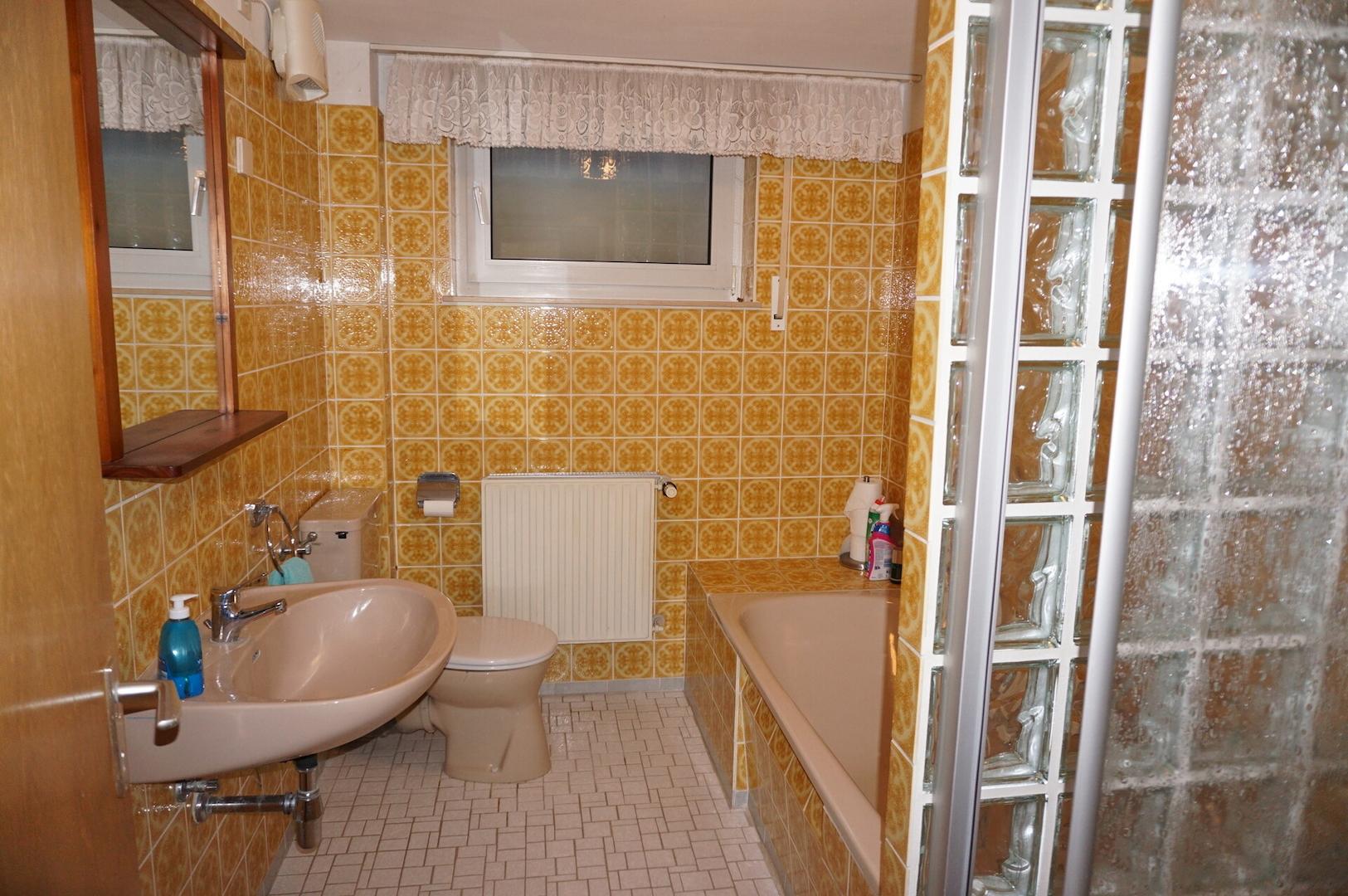 Badezimmer EG