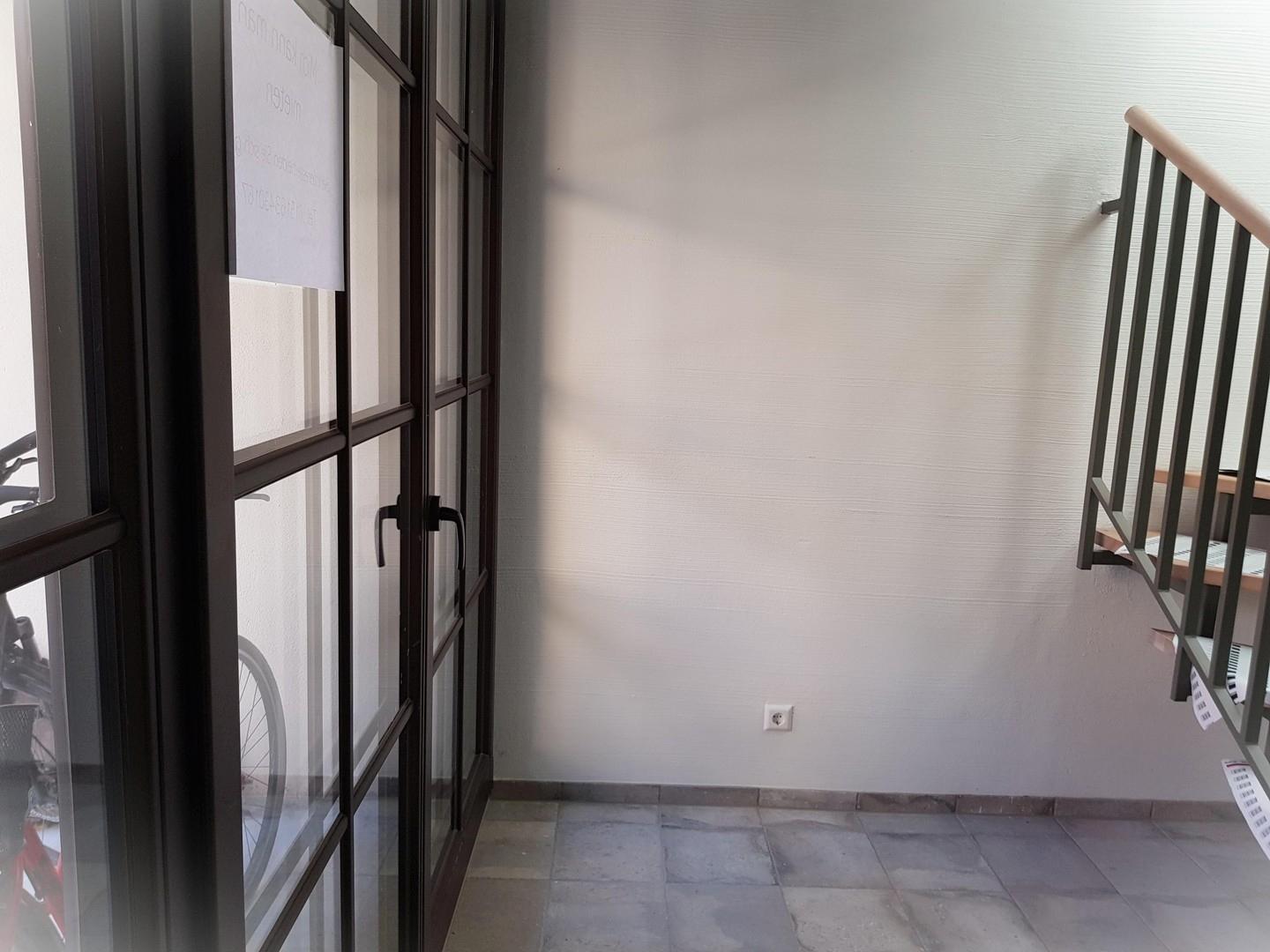 Nische zw. Veranda / Treppe