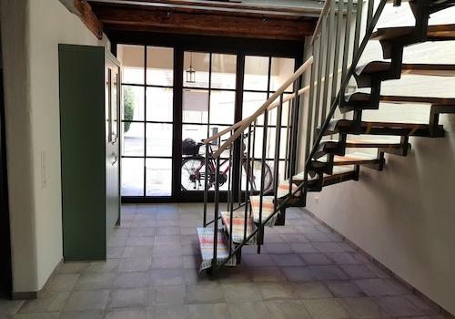 Treppe vor Veranda