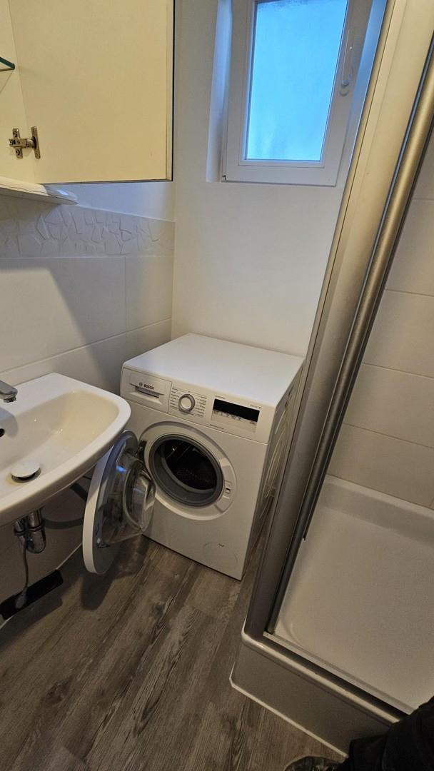Badezimmer mit Dusche
