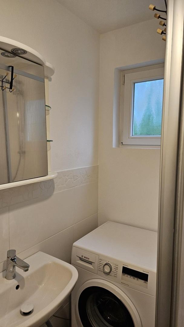 Badezimmer mit Dusche 