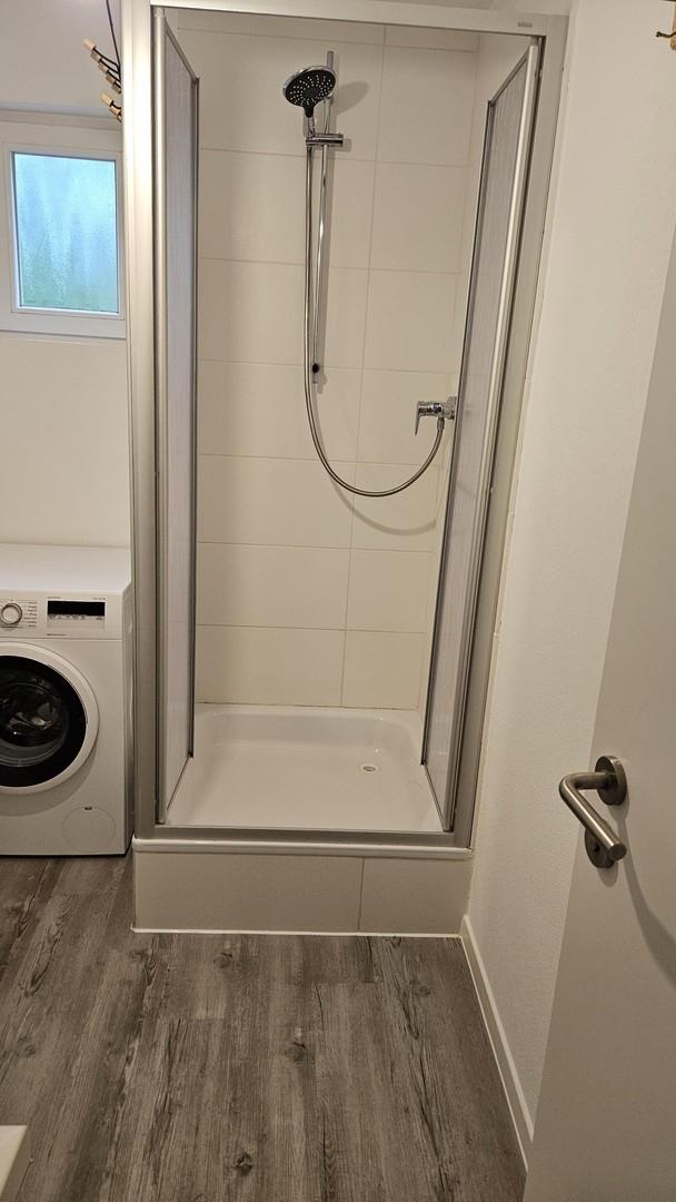 Badezimmer mit Dusche