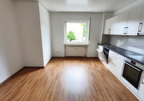 Küche mit Essplatz Bild 1