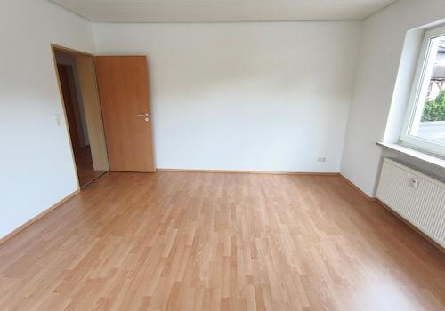 Wohn- /Eszimmer mit offener Küche Bild 4