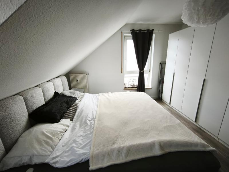 Schlafzimmer Bild 2
