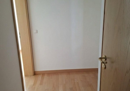 Eingang mit Garderobe rechts