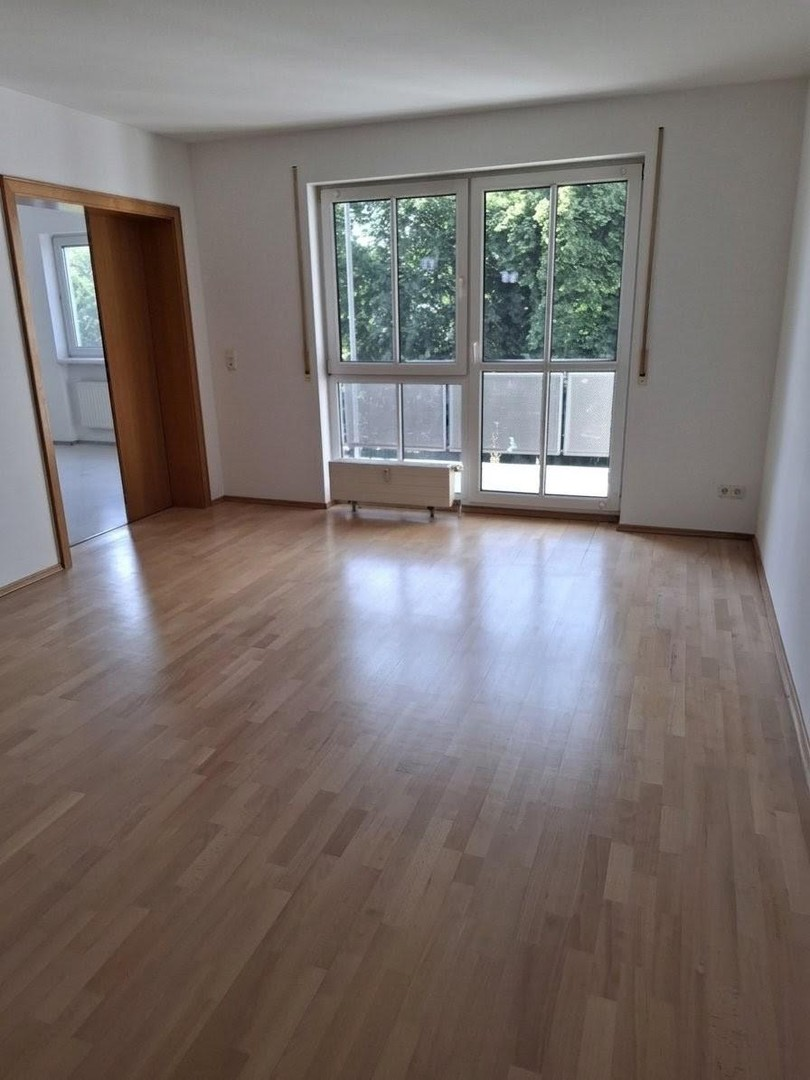 Wohnzimmer Loggia und Küche
