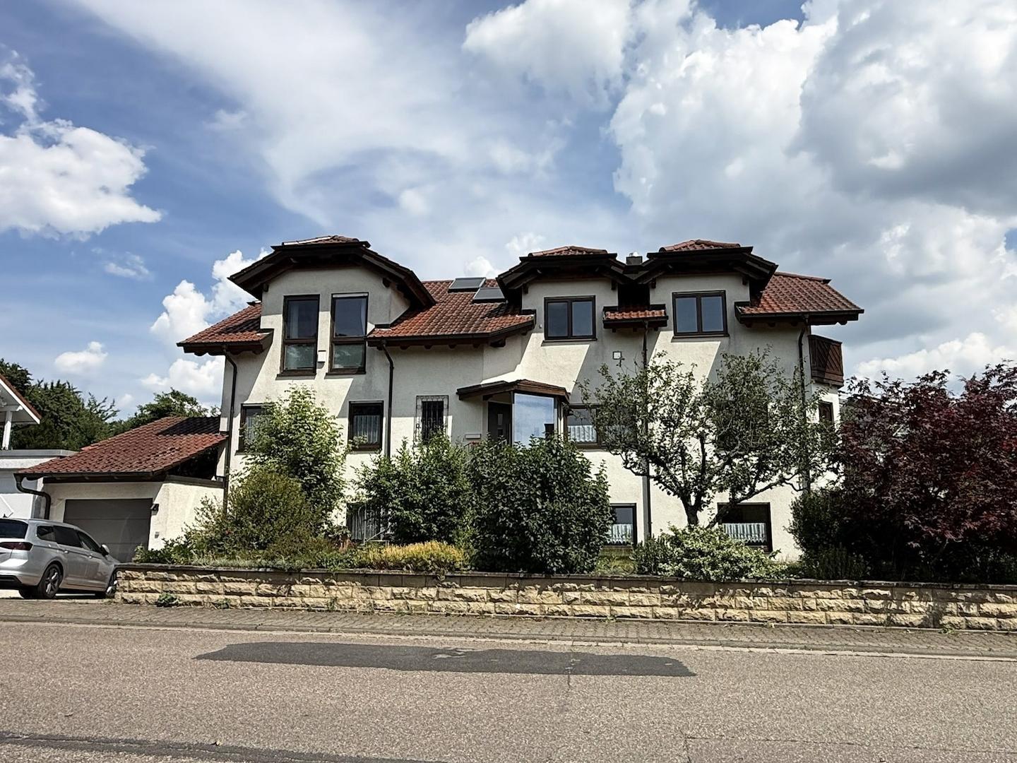 Straßenansicht frontal