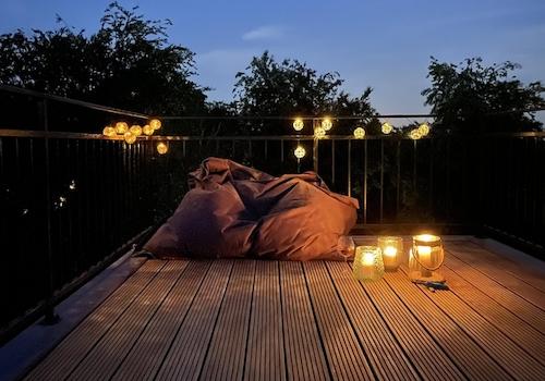 Dachterrasse bei Nacht