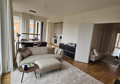 Wohnzimmer mit Doppelflügeltür