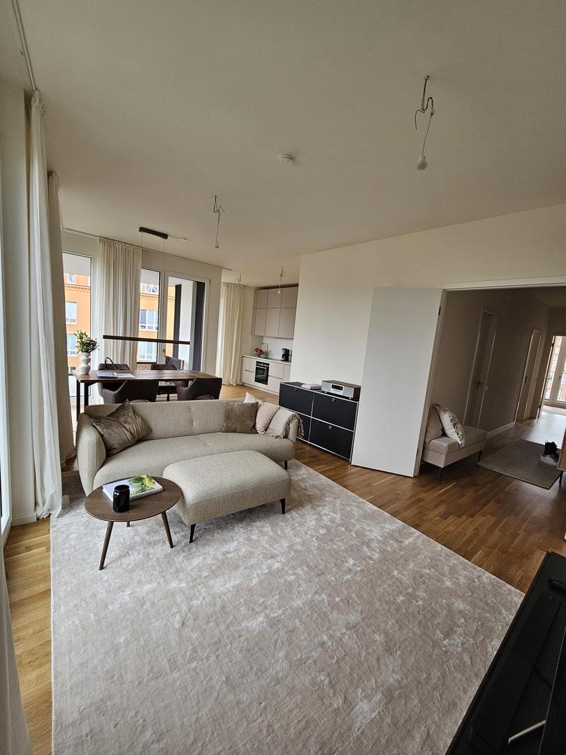Wohnzimmer mit Doppelflügeltür