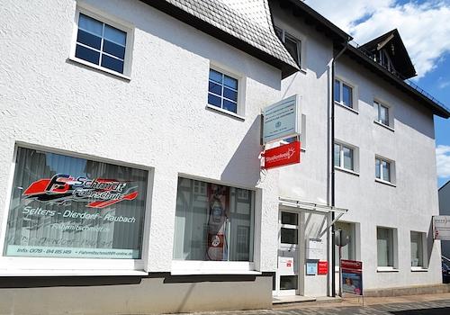 Wohn- und Geschäftshaus, Westansicht
