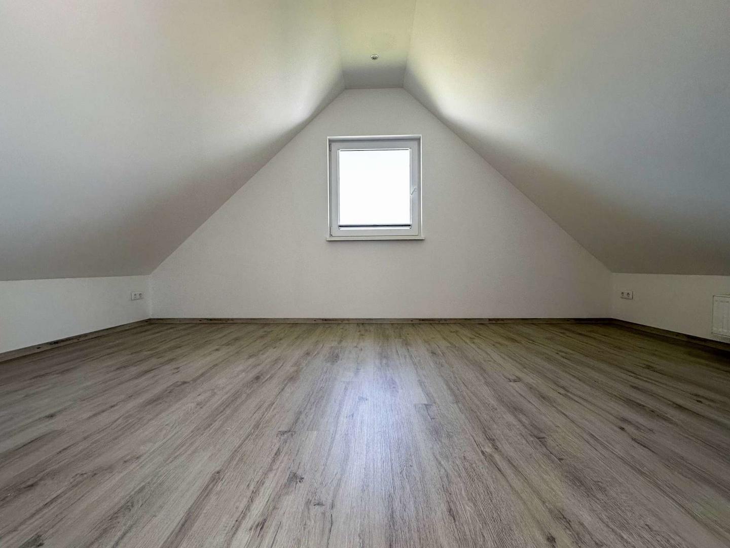 Zimmer obere Ebene links