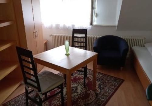 Wohn und Schlafzimmer