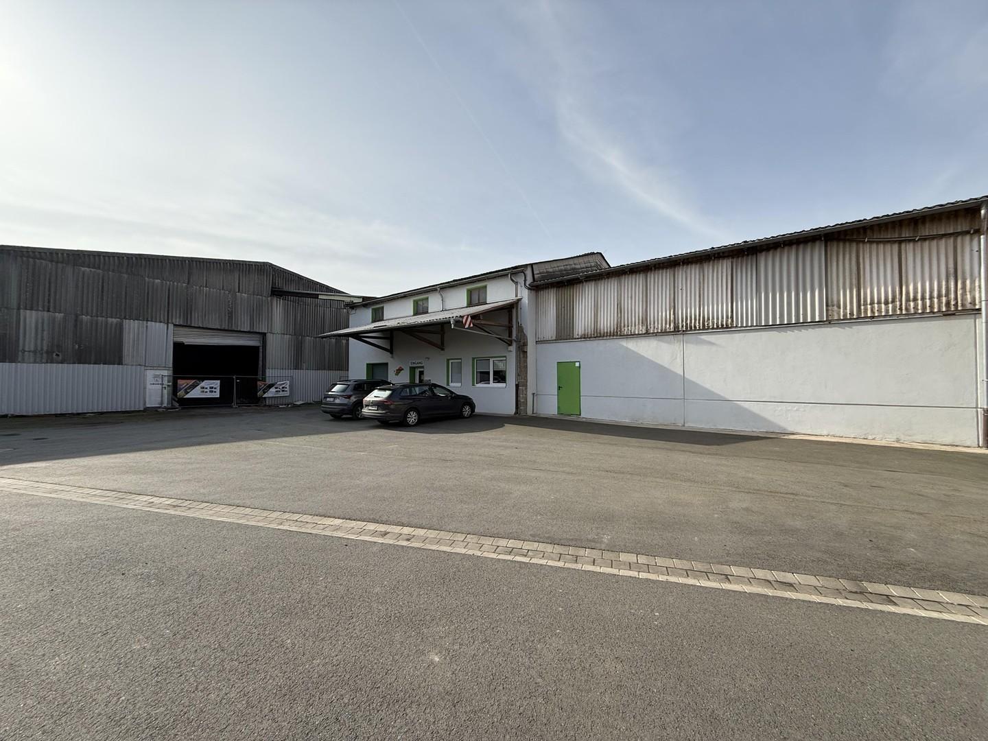 Ansicht Büro + Lagerhalle