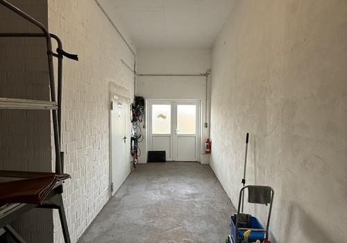 Ausgang kleines Palettenlager