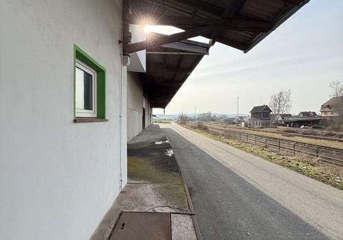 Rampe hinter dem Bürobereich