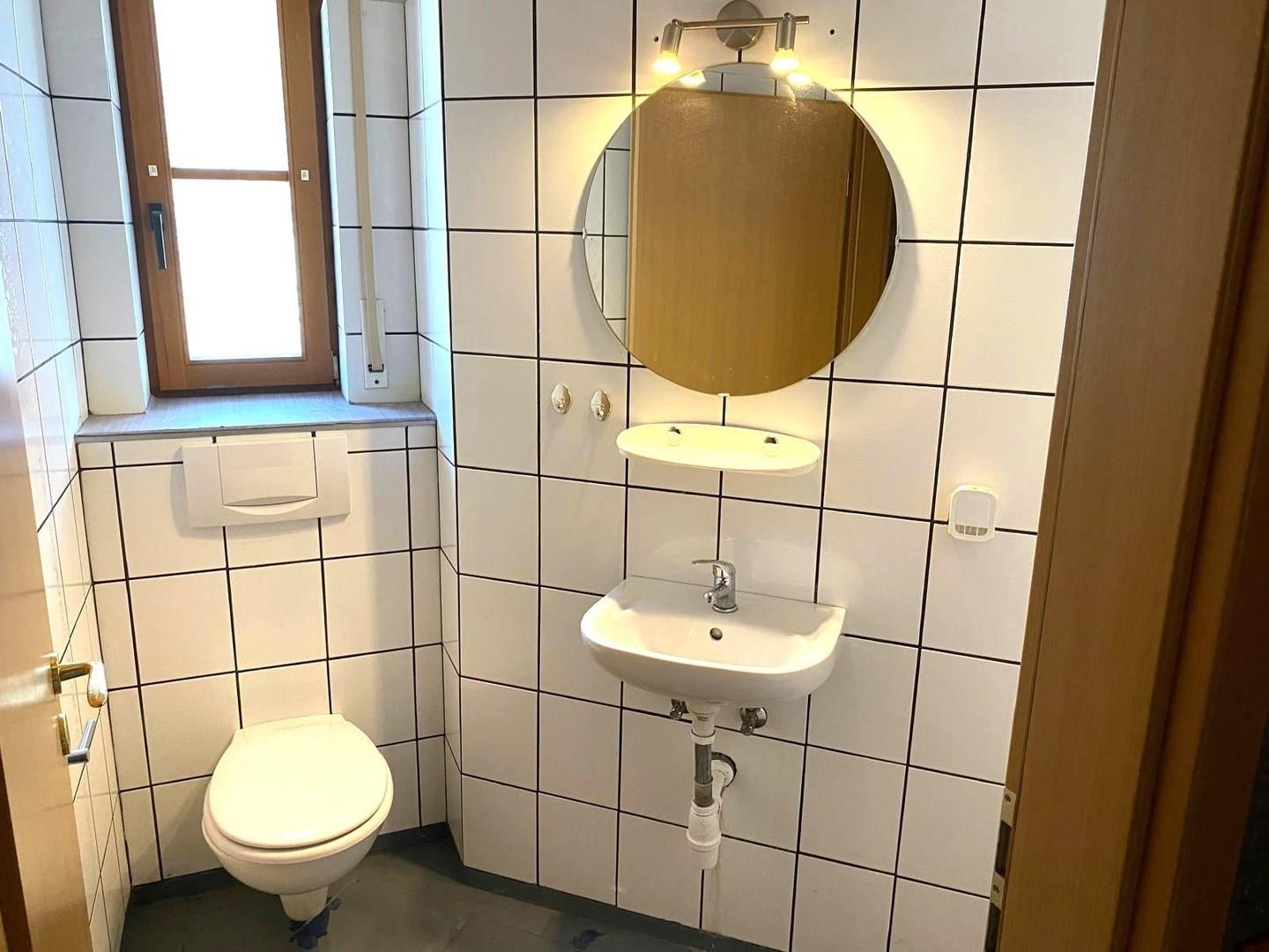 Gäste-WC Hauptwohnung EG