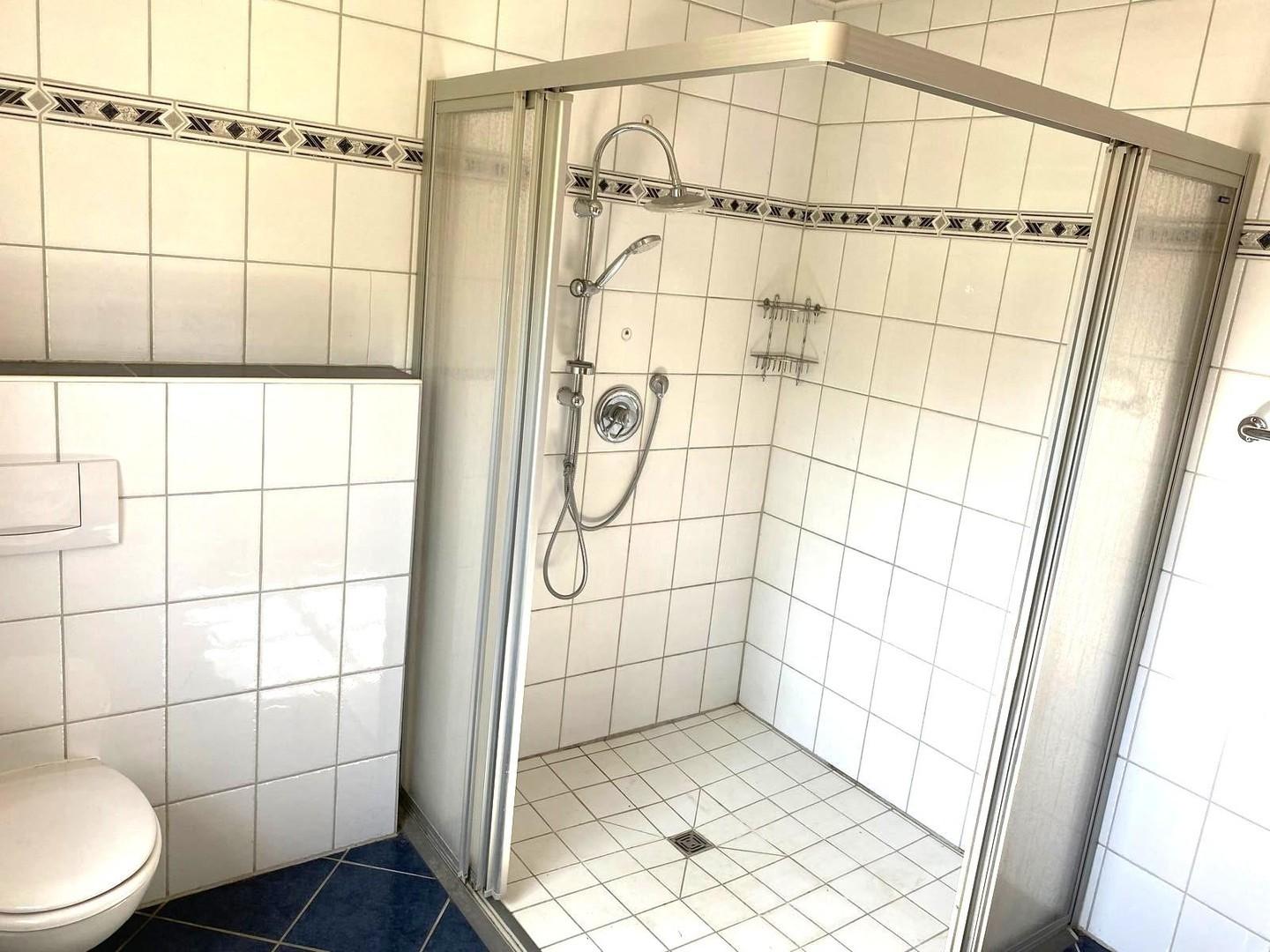 Bad Einliegerwohnung EG