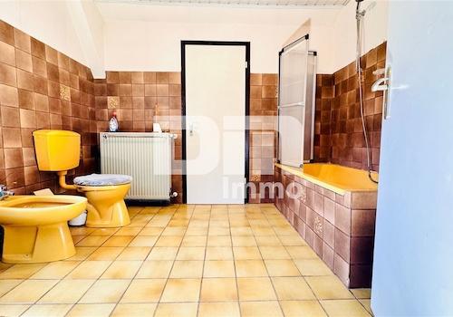 OG / DG Badezimmer mit Vorratsraum